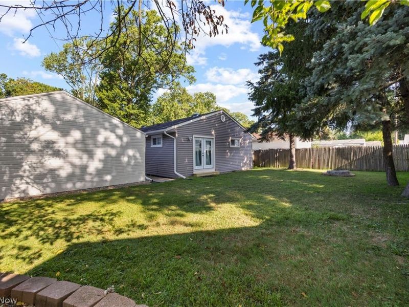 333 Olive Street , Elyria, OH 44035 Photo 5