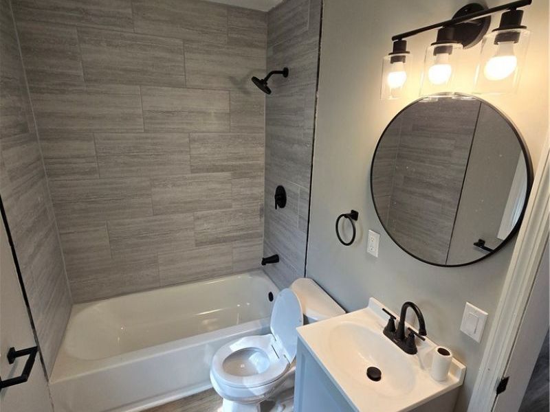 15788 Mandalay Avenue , Cleveland, OH 44110 Photo 5