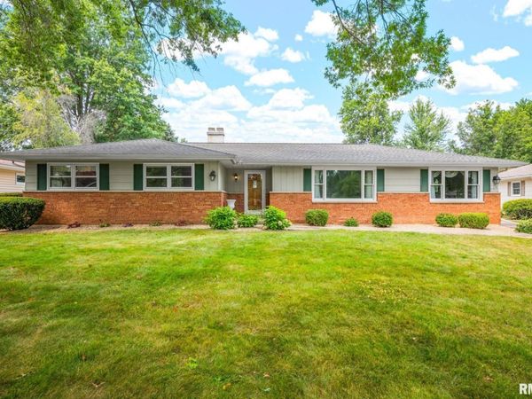 705 PLEASANT Drive, Knoxville, IL 61448