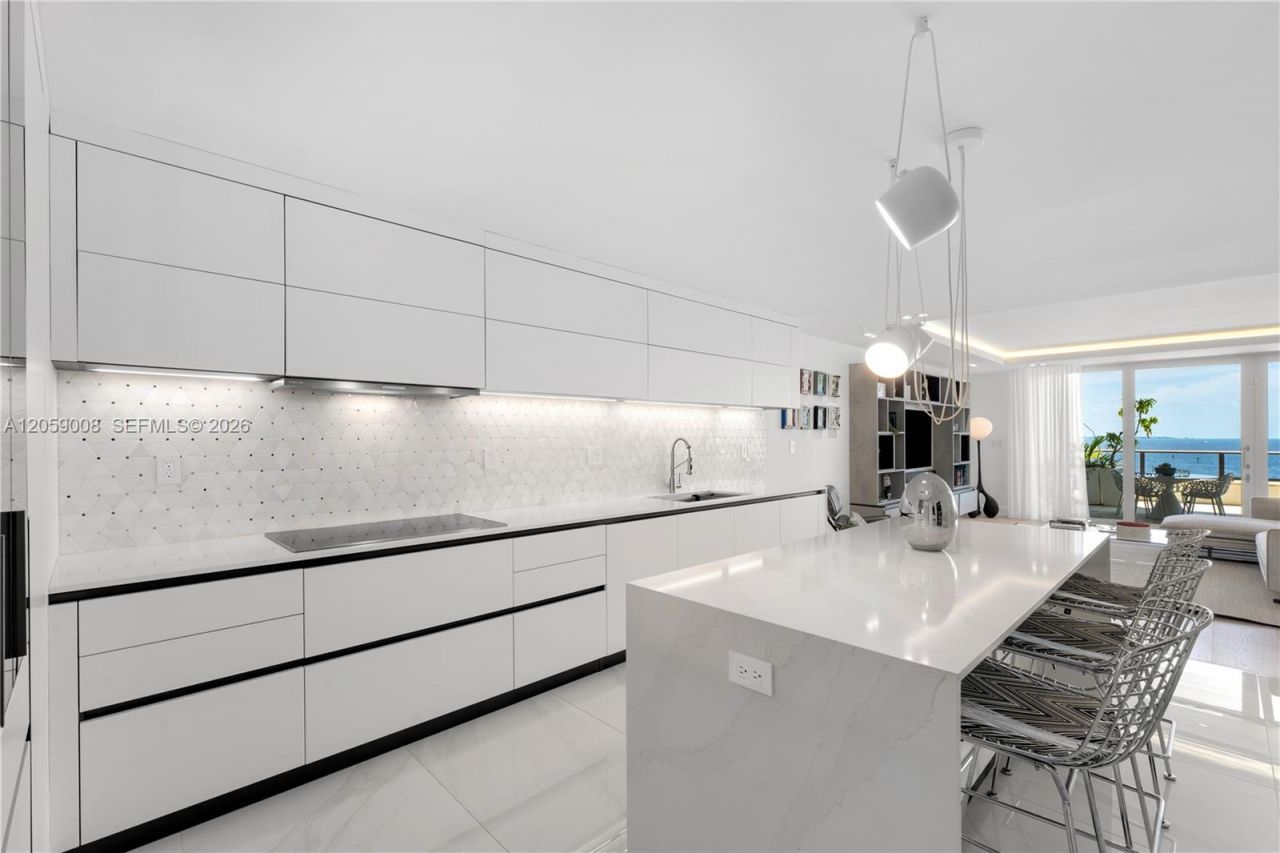 3535 Hiawatha Ave, Unit 504, Miami, FL 33133 Photo