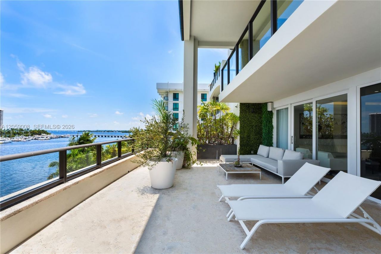 3535 Hiawatha Ave, Unit 504, Miami, FL 33133 Photo