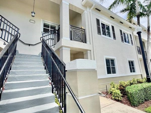 3431 W 80th St , Unit 202, Hialeah, FL 33018
