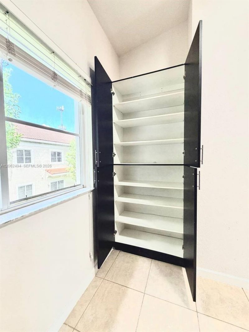 3431 W 80th St, Unit 202, Hialeah, FL 33018 Photo