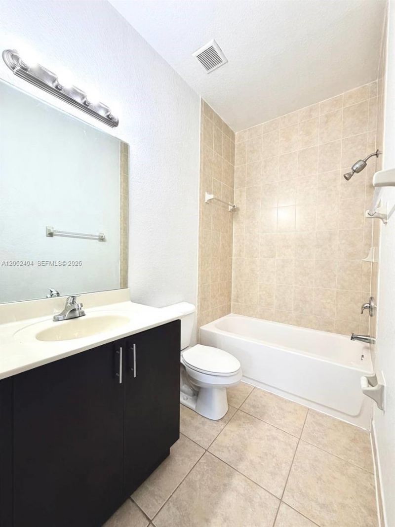 3431 W 80th St, Unit 202, Hialeah, FL 33018 Photo