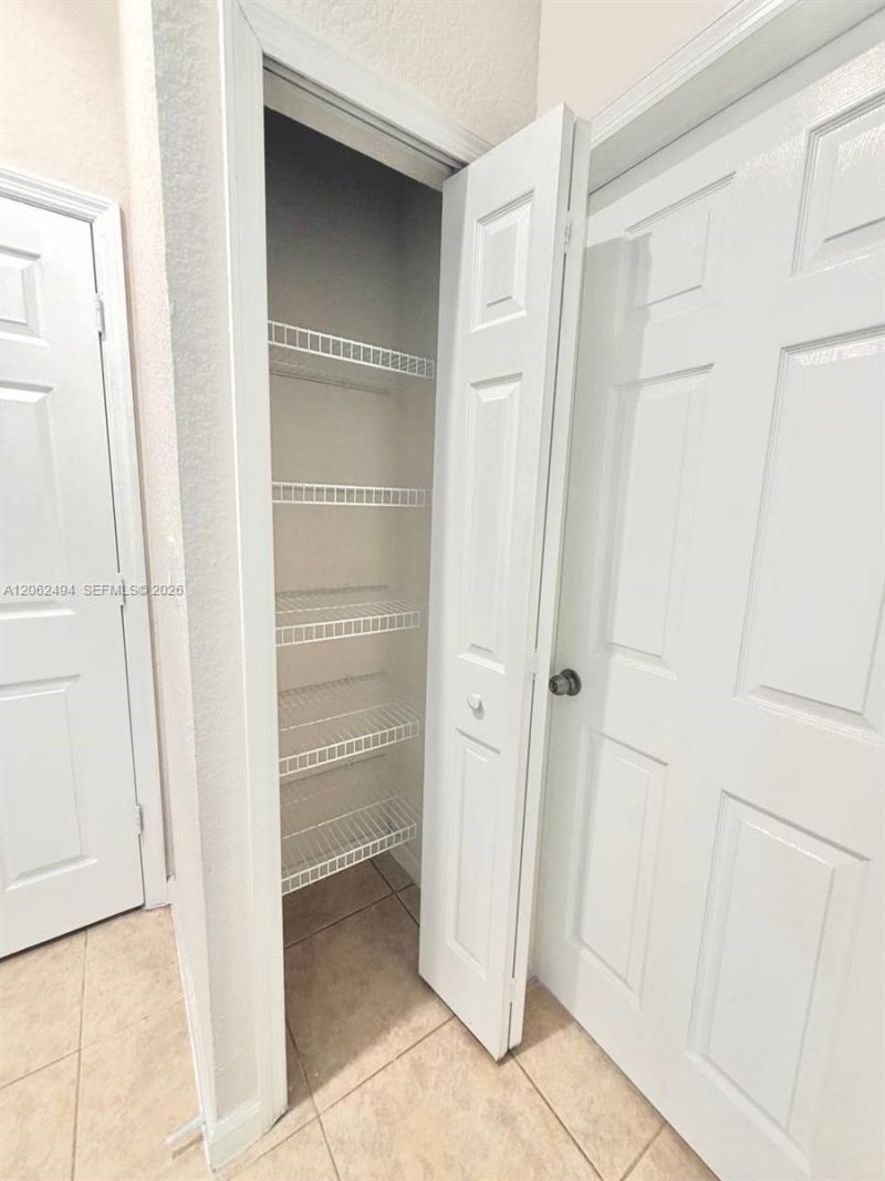 3431 W 80th St, Unit 202, Hialeah, FL 33018 Photo