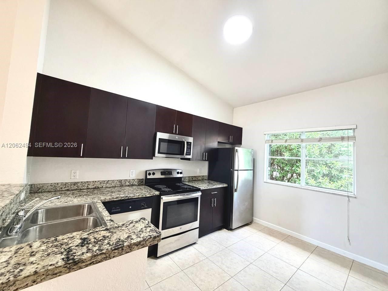 3431 W 80th St, Unit 202, Hialeah, FL 33018 Photo