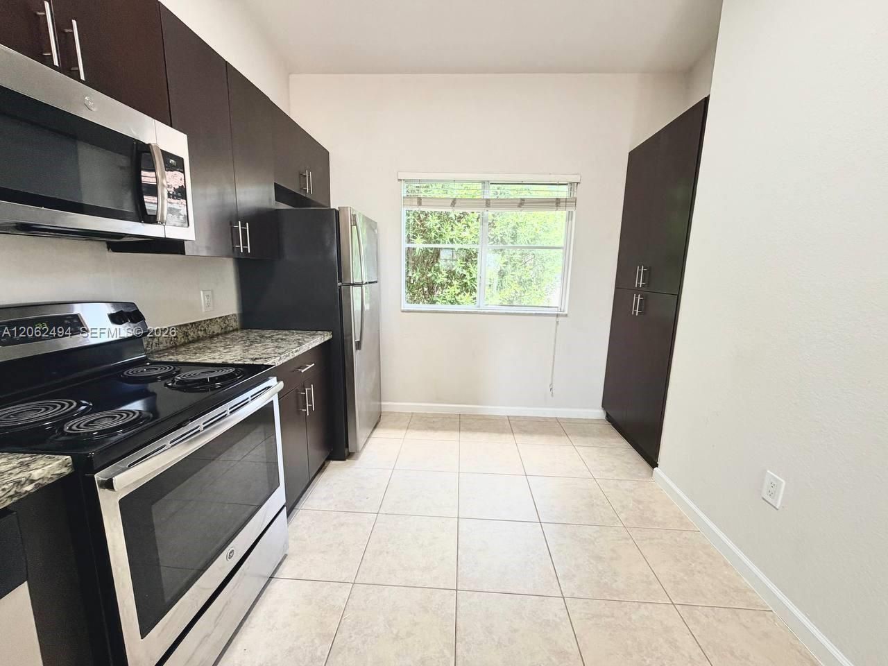 3431 W 80th St, Unit 202, Hialeah, FL 33018 Photo