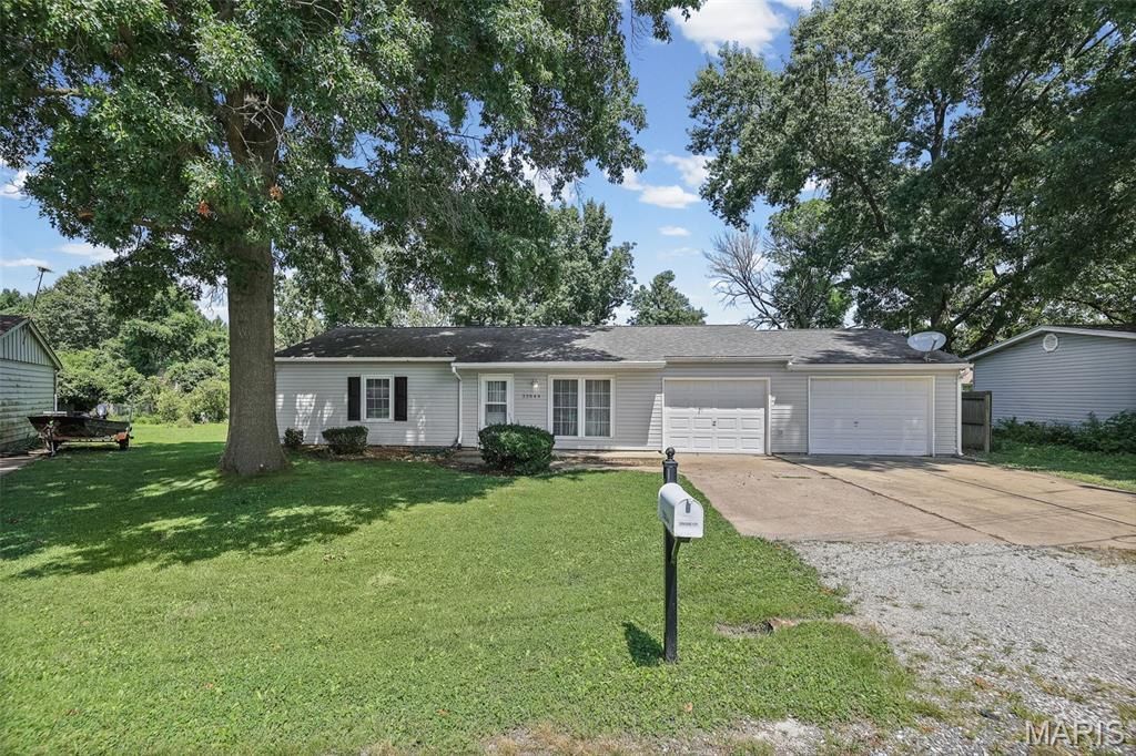 33844 Woodgate Court, Brighton, IL 62012 Main Photo