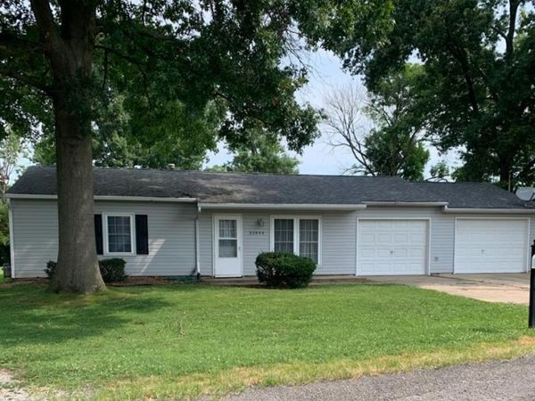 33844 Woodgate Court , Brighton, IL 62012