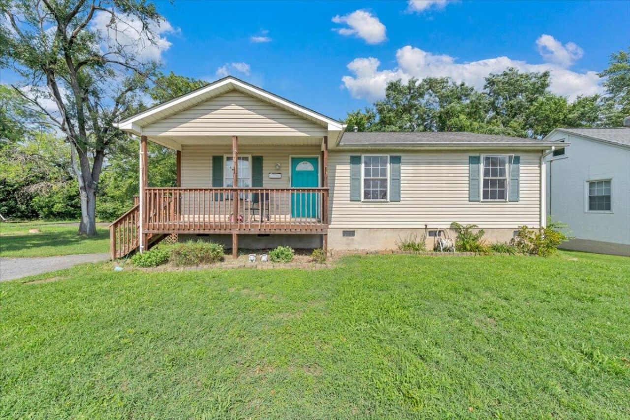314 White Oak St St, Salem, VA 24153 Main Photo