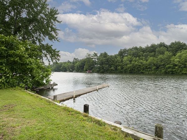 12 Fairground Rd, Sturbridge, MA 01566