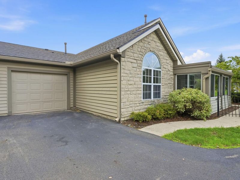 5642 Villa Gates Drive, Hilliard, OH 43026 Photo 3