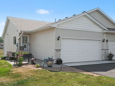 38268 Explorer Circle, North Branch, MN 55056