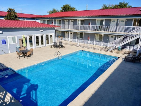 1664 Beach Boulevard, Biloxi, MS 39531