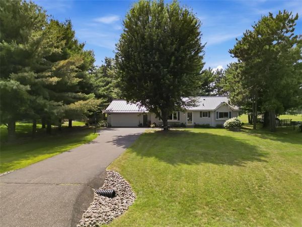 6903 Julius Drive, Eau Claire, WI 54701