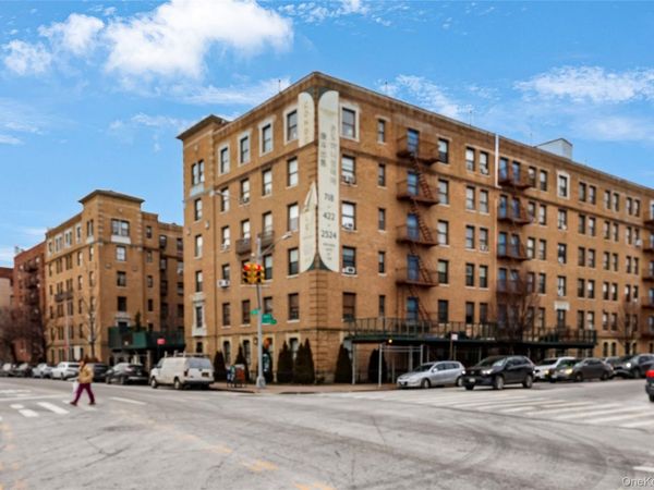 14809 Northern Boulevard, Unit 5J, Flushing, NY 11354