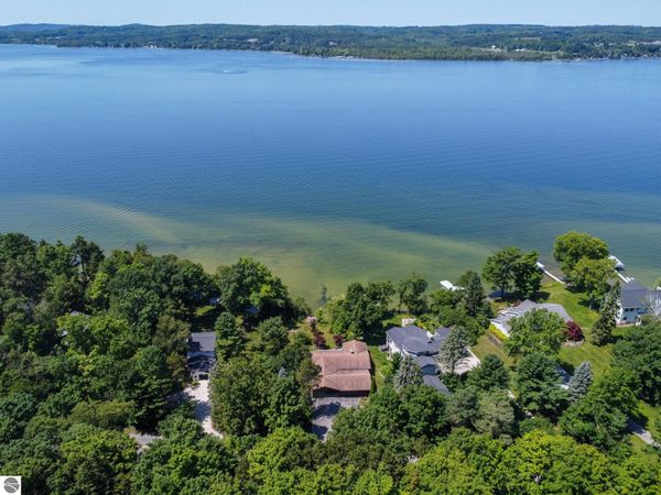 8178 Lakeview Road S, Traverse City, MI 49684