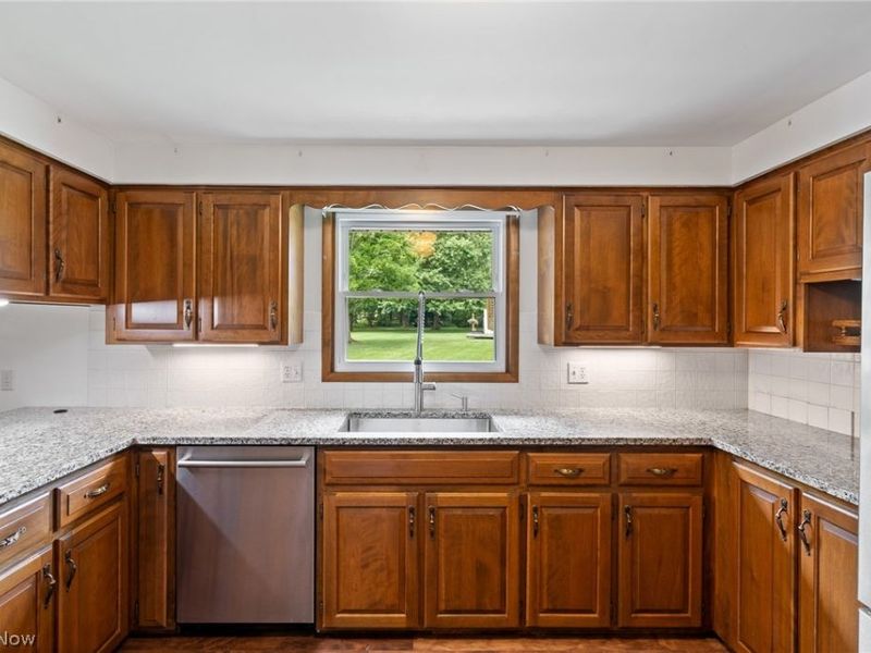 5059 Broadview Street NE, Louisville, OH 44641 Photo 14