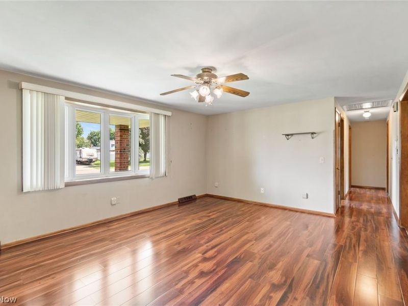 5059 Broadview Street NE, Louisville, OH 44641 Photo 7