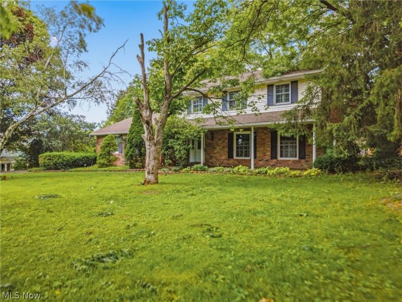 2211 Hunting Valley Street NW, North Canton, OH 44720 Photo 2