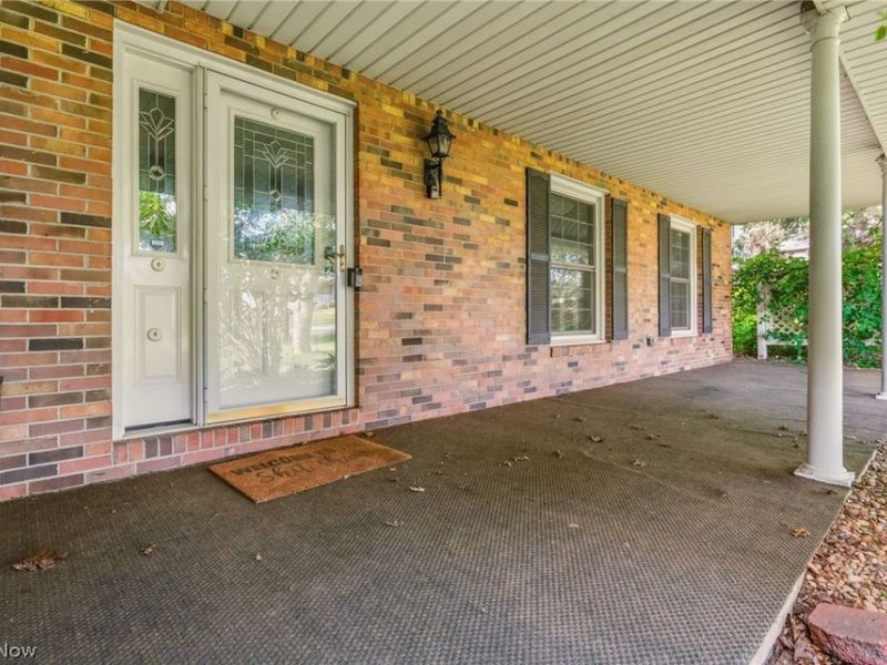 2211 Hunting Valley Street NW, North Canton, OH 44720 Photo 4