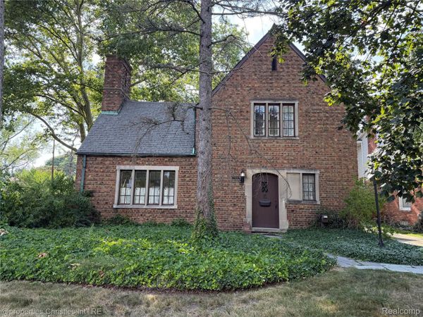 623 Coolidge Road, Birmingham, Mi 48009