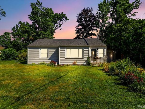 35279 Potter Street, Memphis, Mi 48041