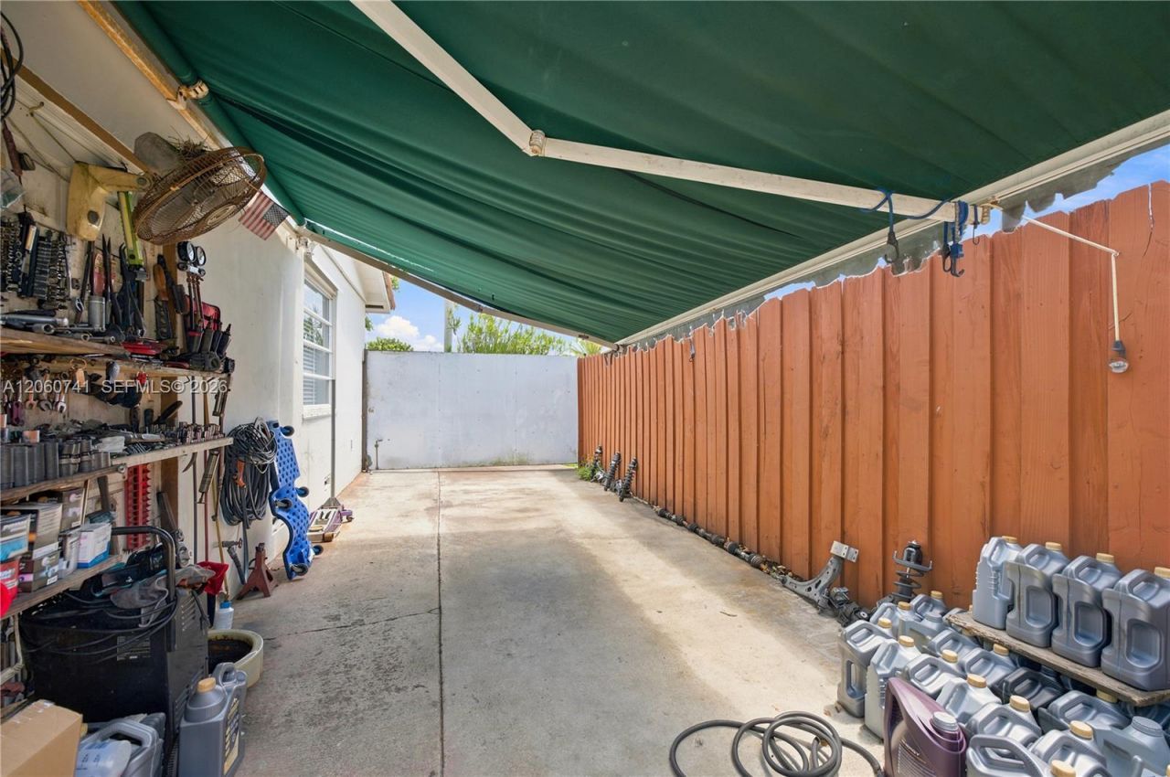 11831 SW 31st St , Miami, FL 33175 Photo