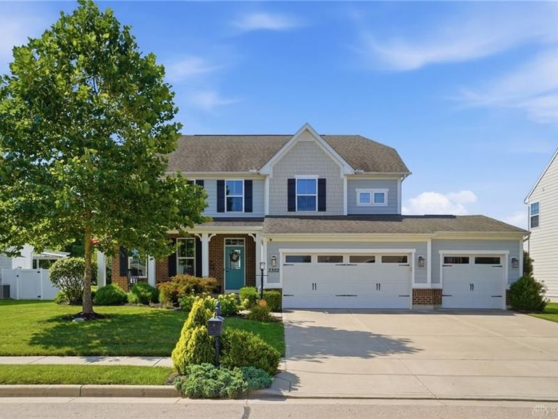 3302 Heatherstone Drive, Troy, OH 45373 Photo 2