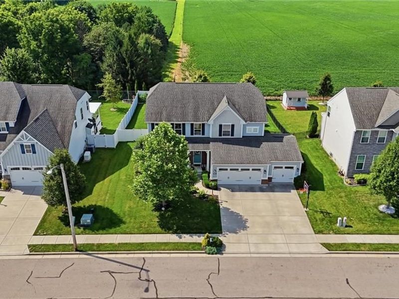 3302 Heatherstone Drive, Troy, OH 45373 Photo 4
