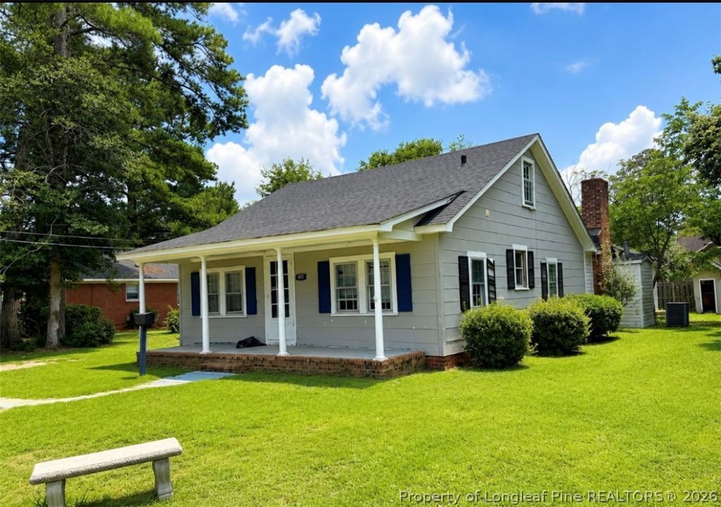 405 W 21 Street W, Lumberton, NC 28358 Main Photo