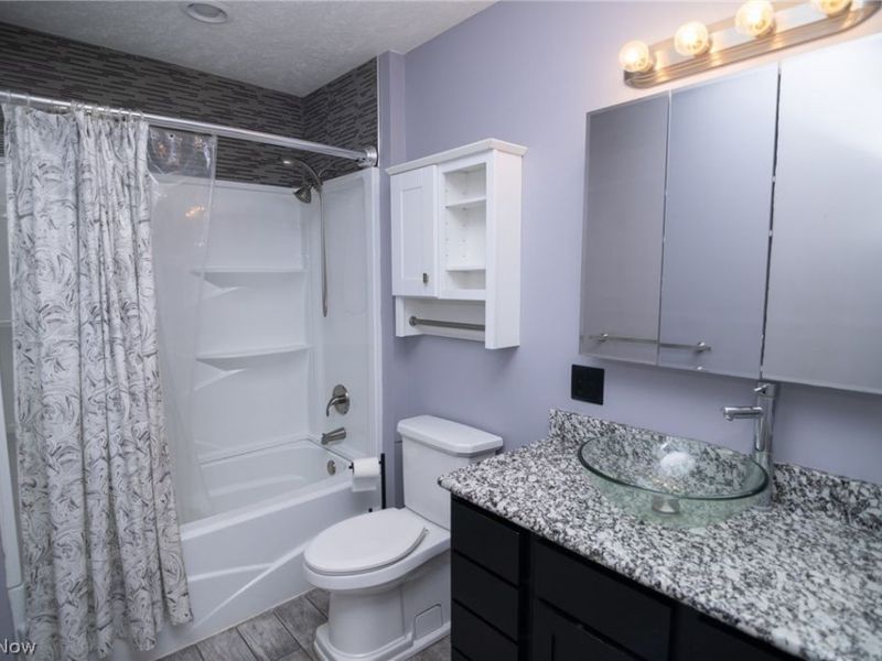 107 Broad Street, Saint Clairsville, OH 43950 Photo 11