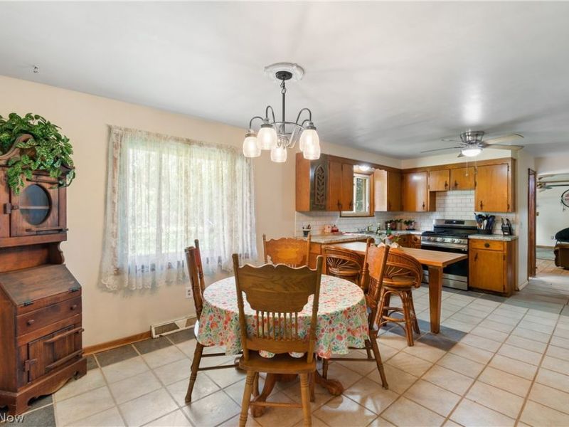 12780 Jamestown Avenue NW, Uniontown, OH 44685 Photo 6