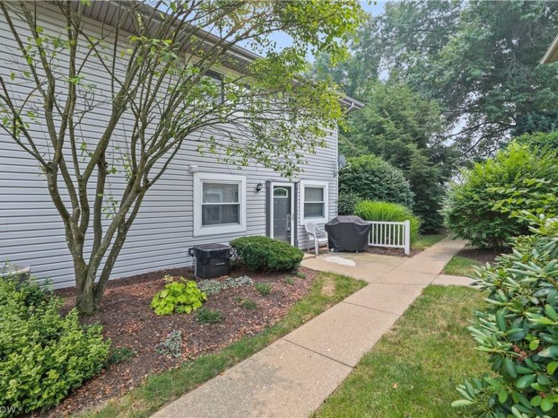 2436 Island Drive , Unit C, Uniontown, OH 44685 Photo 32