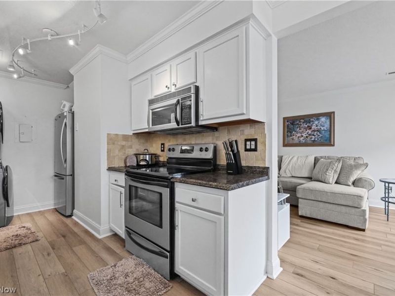 2436 Island Drive , Unit C, Uniontown, OH 44685 Photo 8