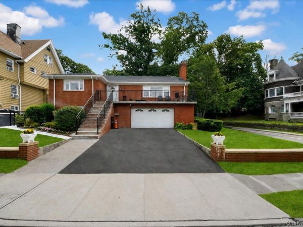 238 Van Cortlandt Park Avenue, Yonkers, NY 10705