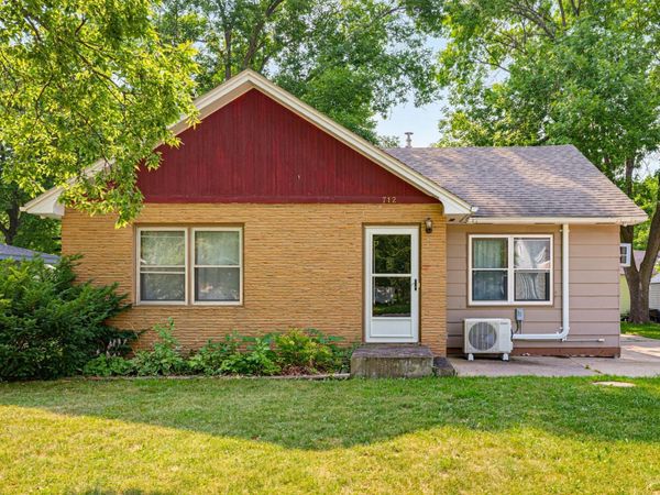 712 Lynn Road SW, Hutchinson, MN 55350