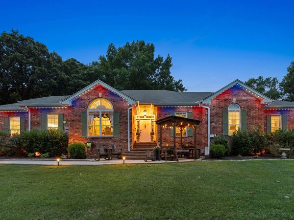 960 Stones River Rd, La Vergne, TN 37086
