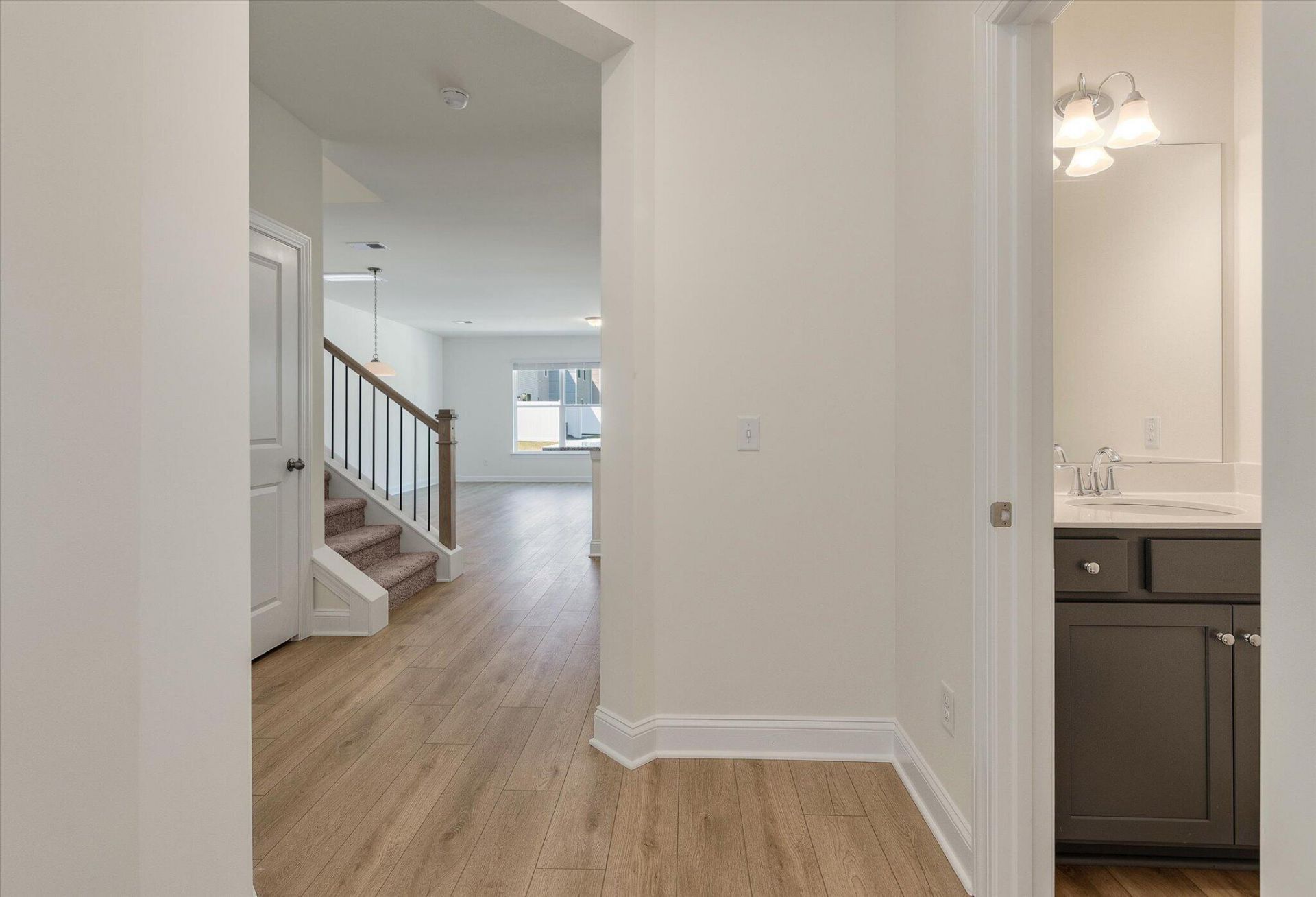 401 Painted Lady Lane Photo 4