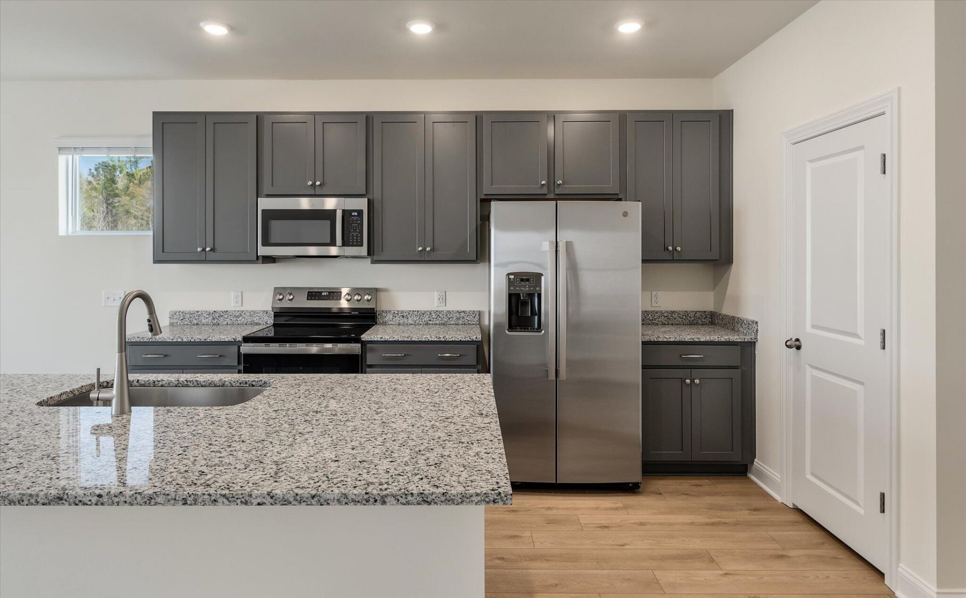 401 Painted Lady Lane Photo 5