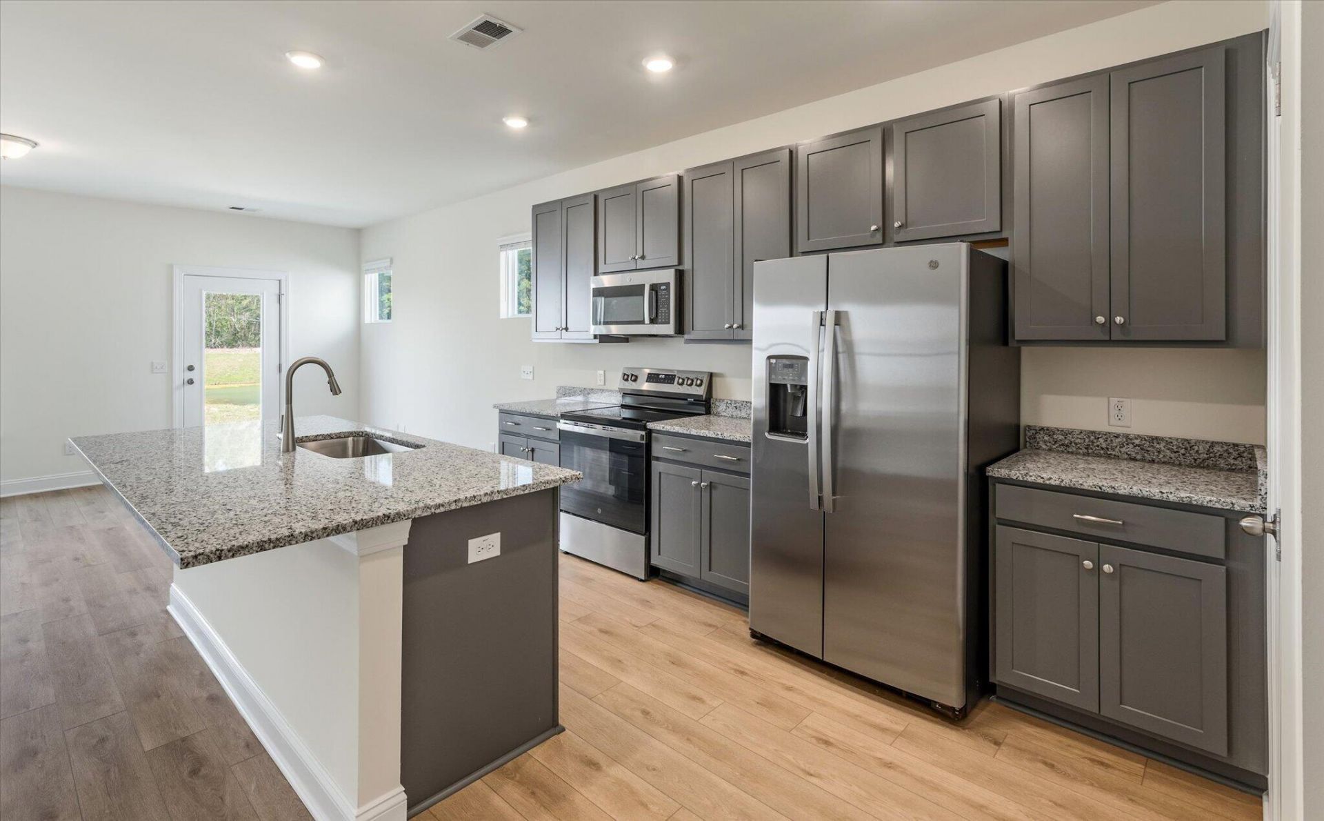 401 Painted Lady Lane Photo 6