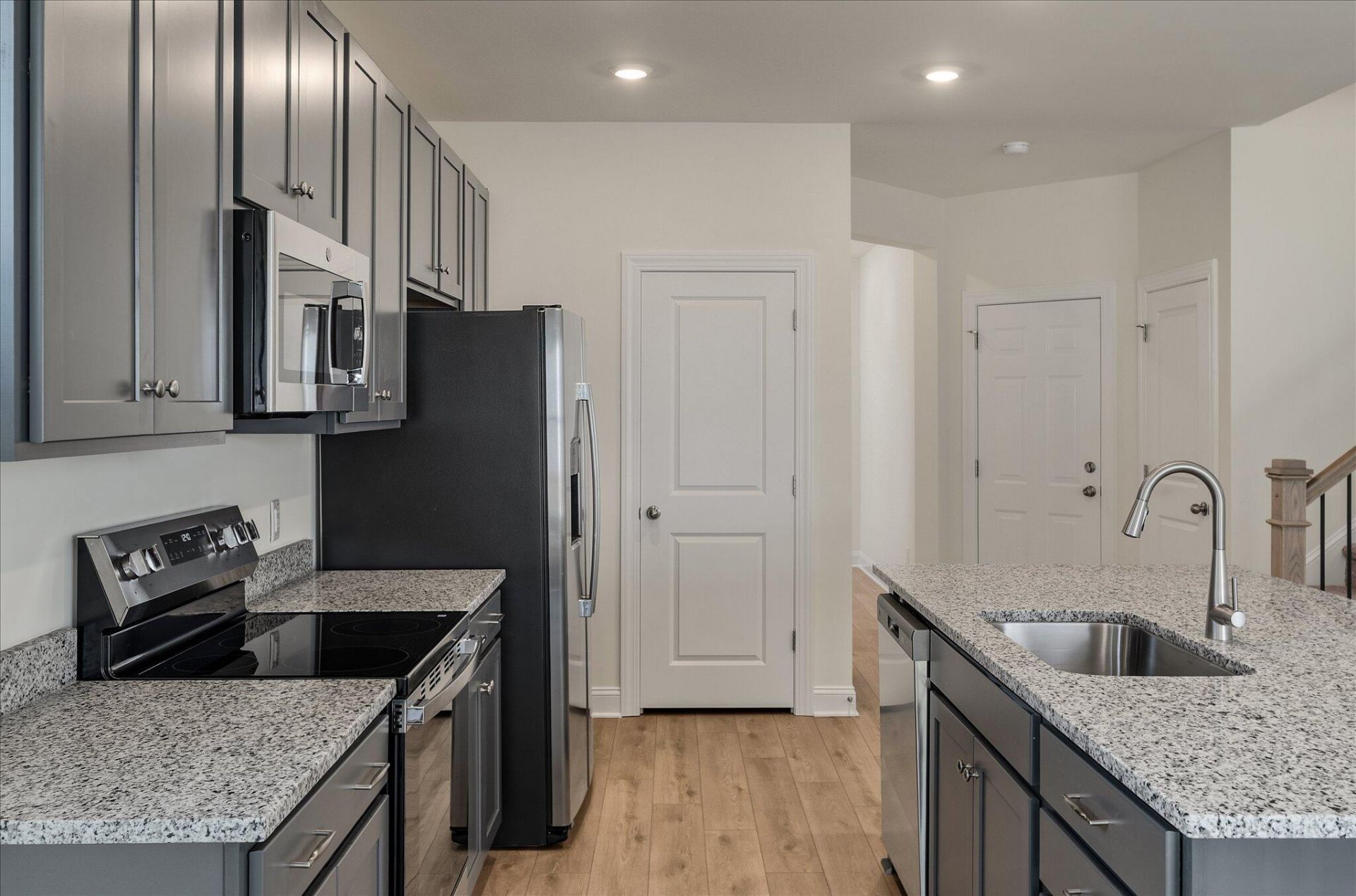 401 Painted Lady Lane Photo 7