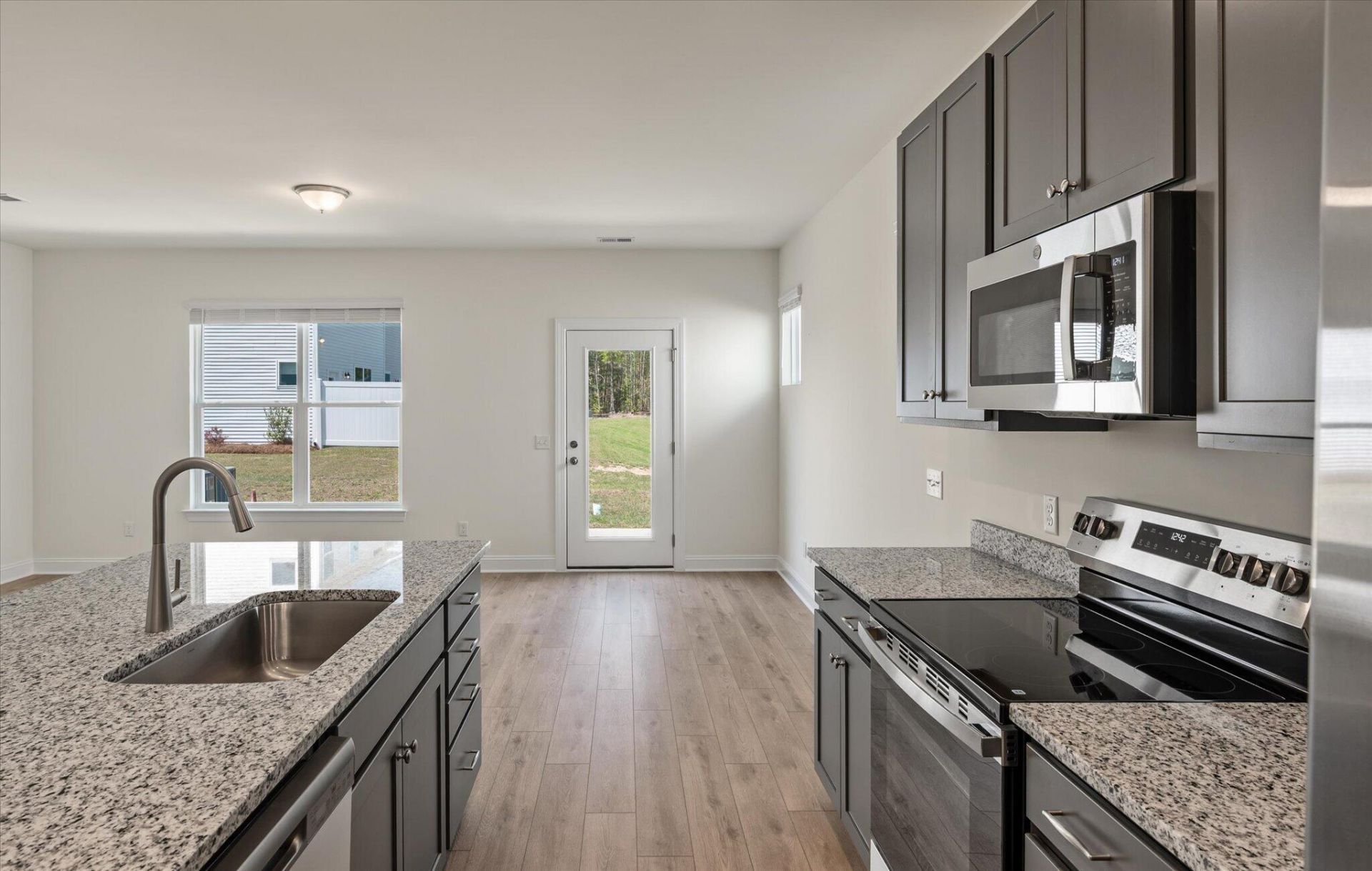 401 Painted Lady Lane Photo 8