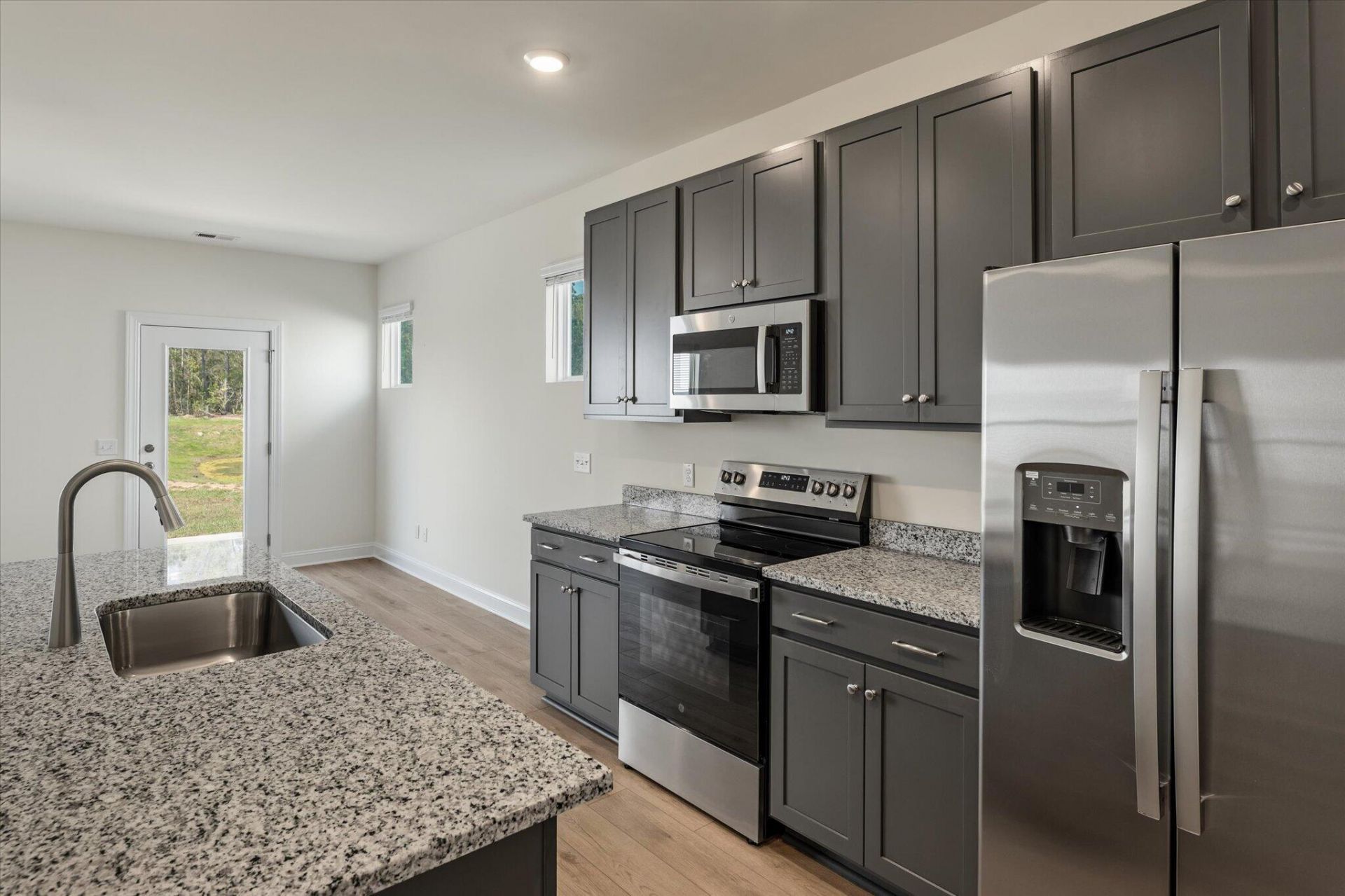 401 Painted Lady Lane Photo 9