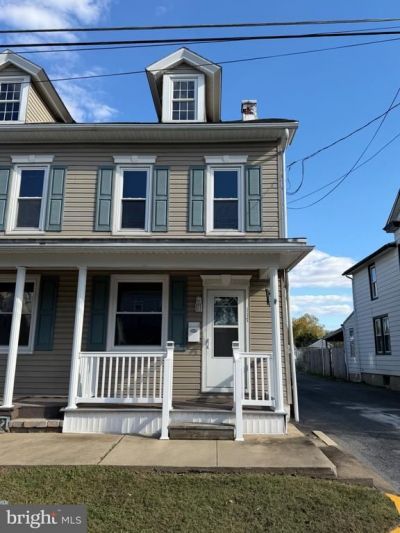 117 N ROBESON STREET , ROBESONIA, PA 19551