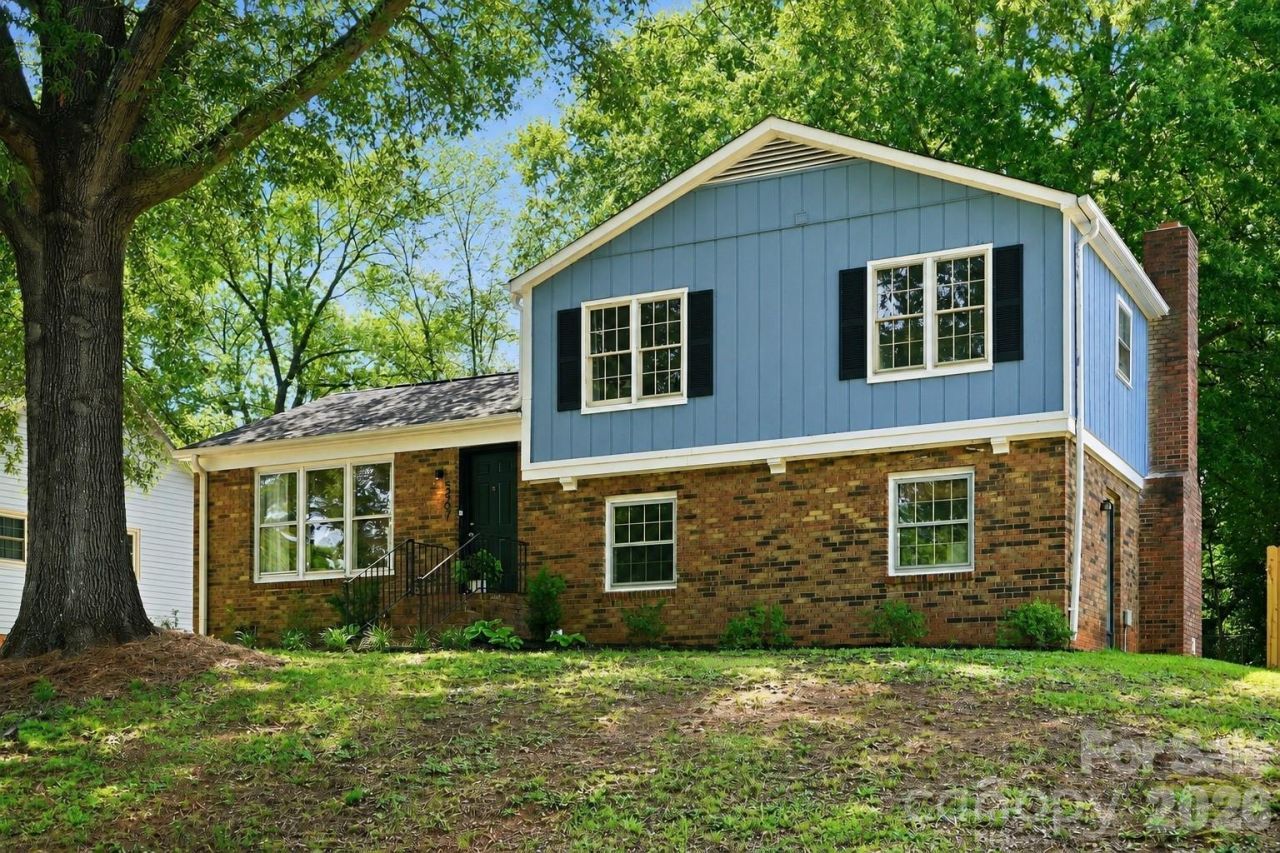 5407 Autumn End Circle, Charlotte, NC 28212 Main Photo