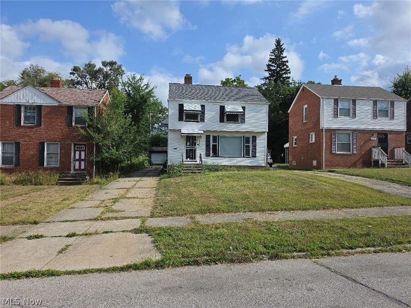 17425 Throckley Avenue, Cleveland, OH 44128 Photo 2