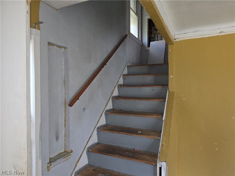 17425 Throckley Avenue, Cleveland, OH 44128 Photo 5