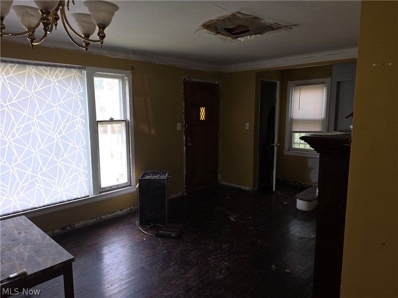 17425 Throckley Avenue, Cleveland, OH 44128 Photo 6