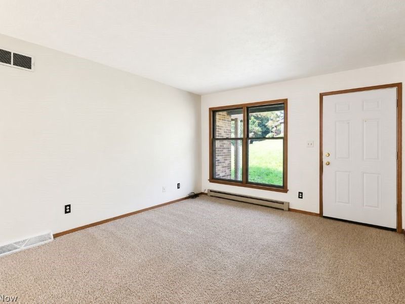 346 Greentree Place, Lisbon, OH 44432 Photo 3